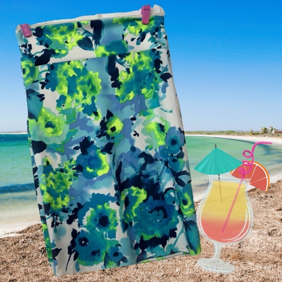 🐠Neon Skirt- Don’t worry Agnes & Dora I wasn’t invited to the party either…. - Picture 2 of 3